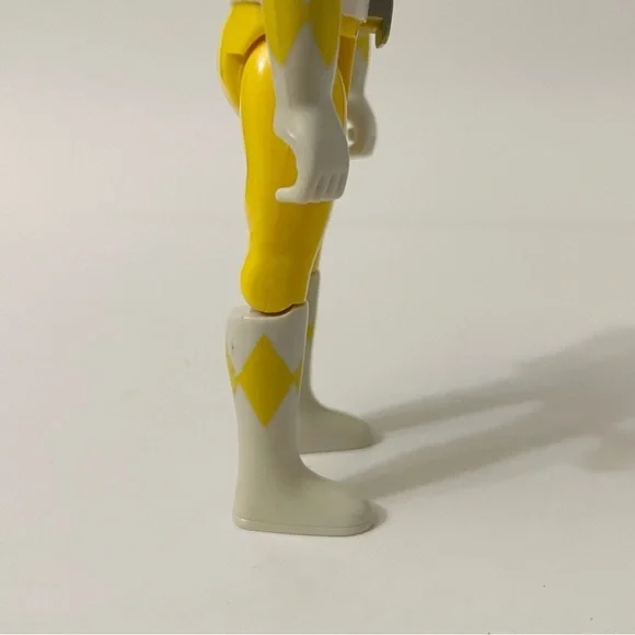 Mighty Morphin Power Rangers Trini Yellow Ranger Head Flips - Picture 12 of 16